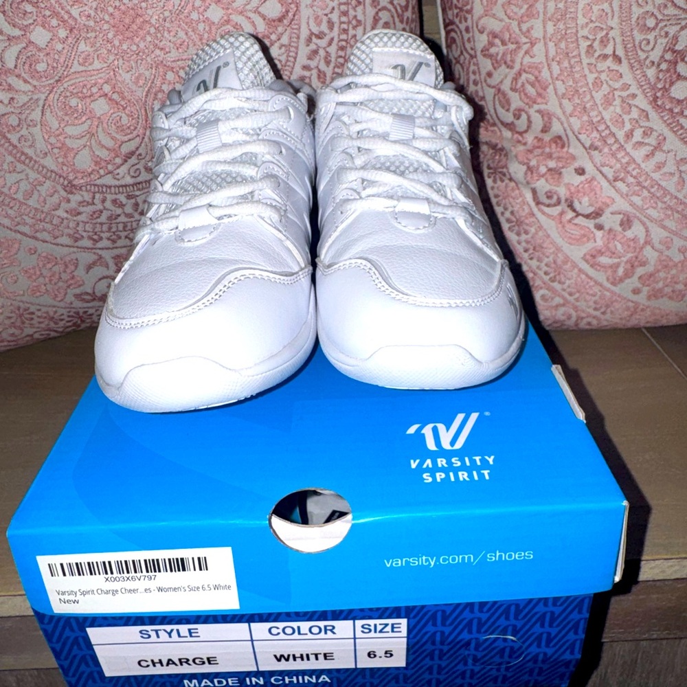 Varsity Spirit Charge Cheer Shoes for Women size 6.5